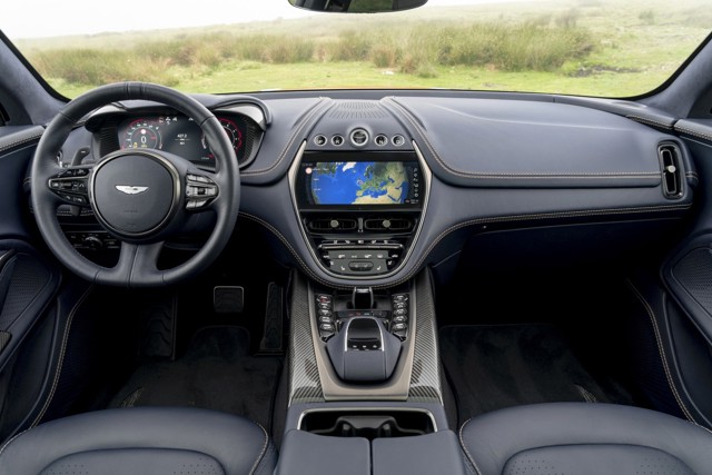 Aston Martin Dbx photo 274