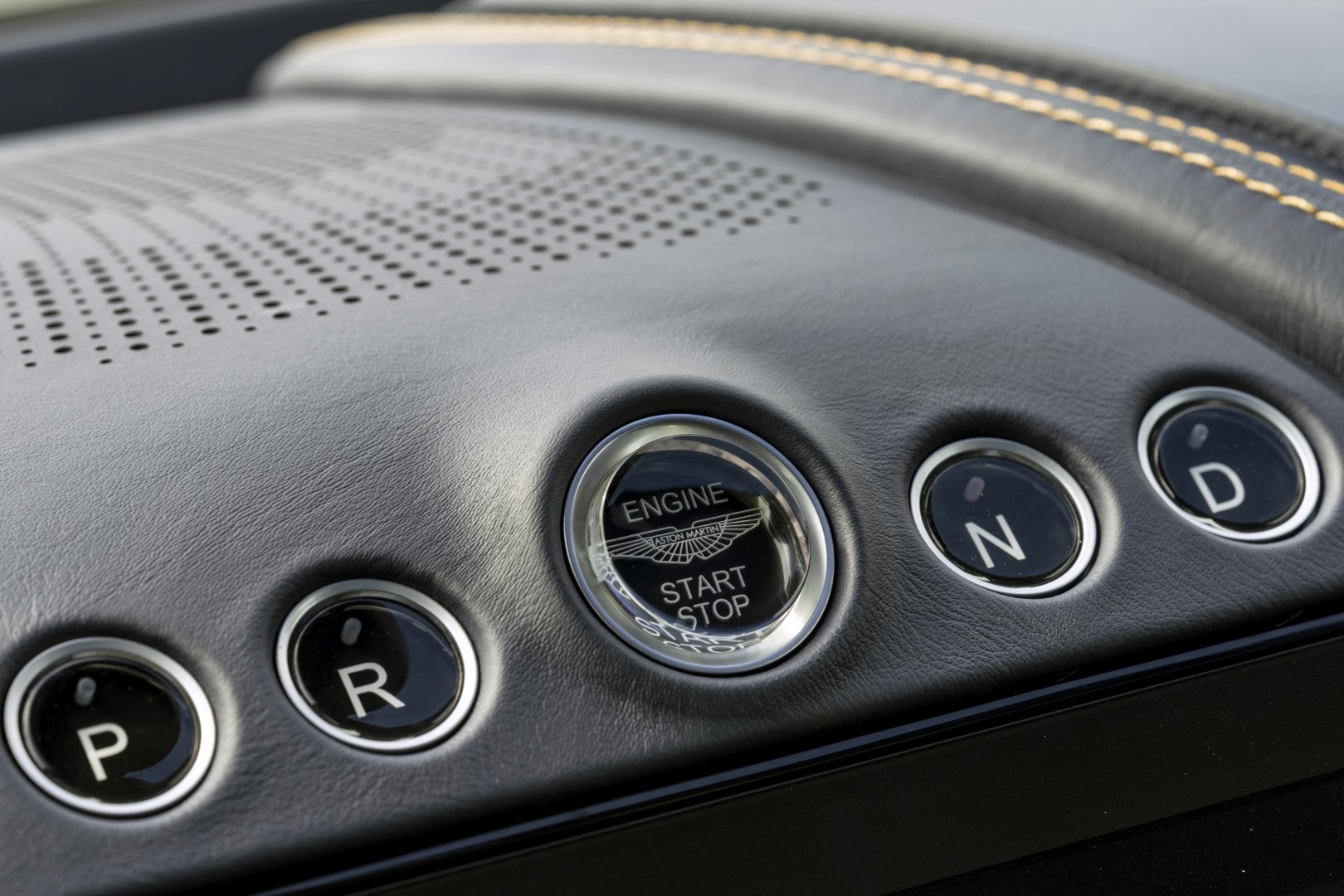 Aston Martin Dbx photo 278