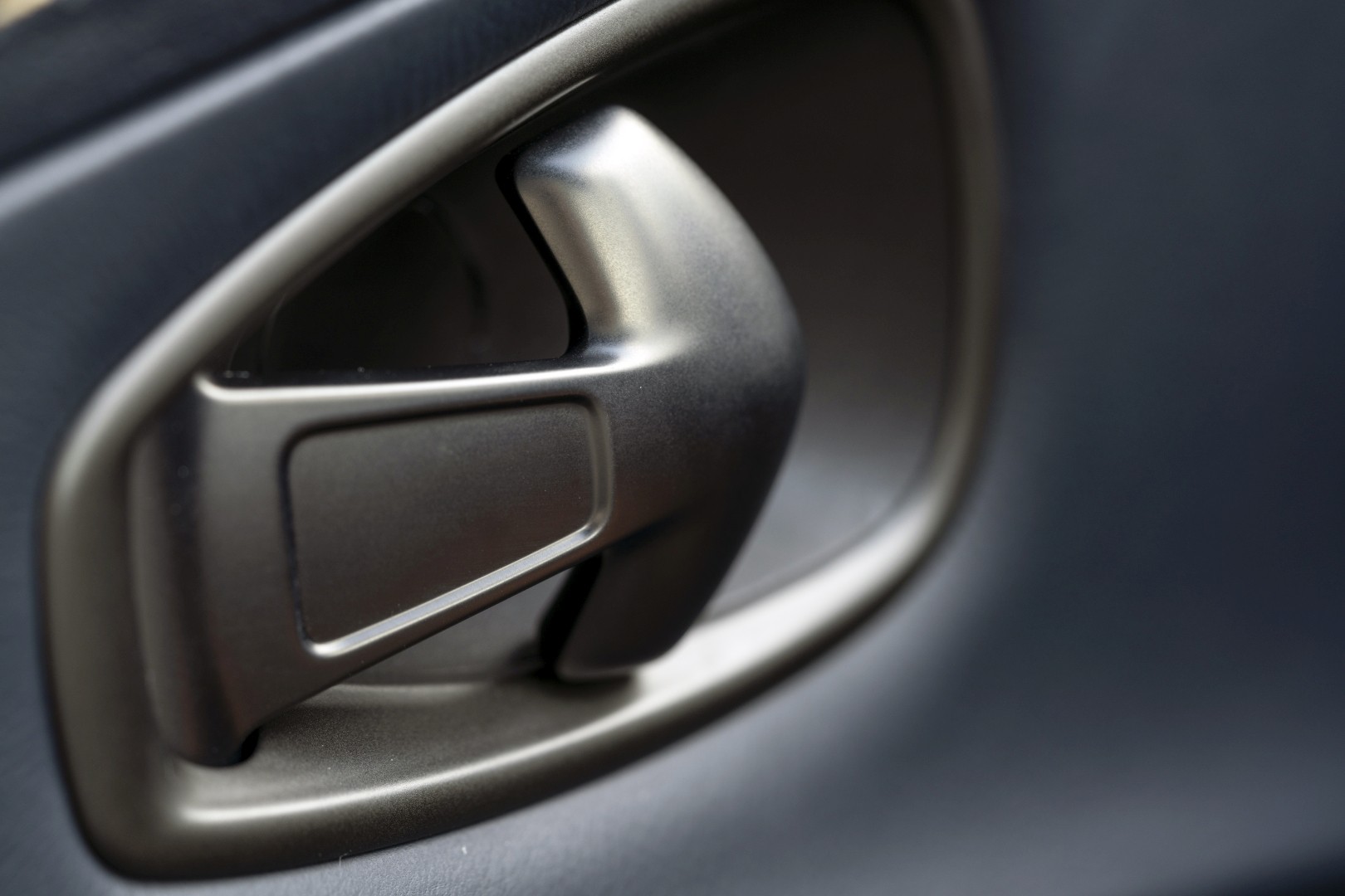 Aston Martin Dbx photo 280