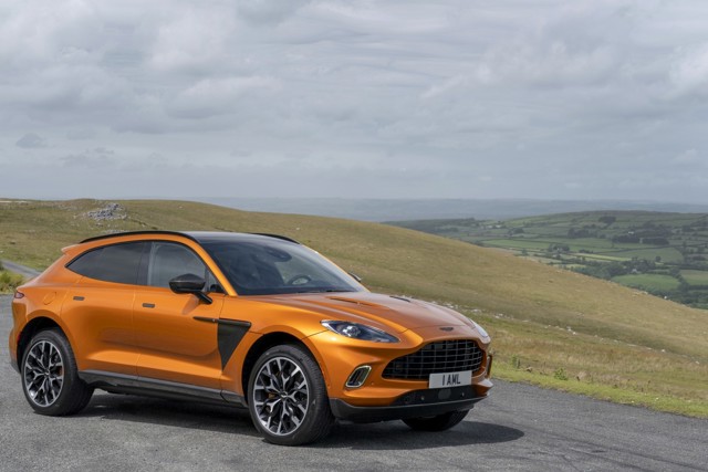 Aston Martin Dbx photo 30