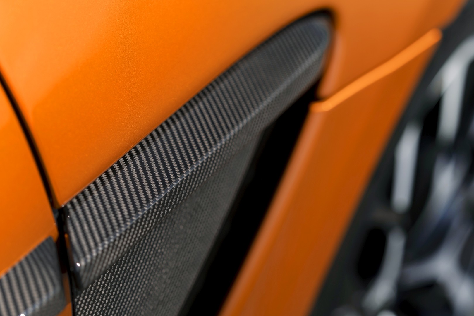 Aston Martin Dbx photo 44