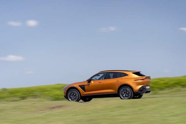 Aston Martin Dbx photo 52
