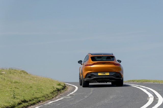 Aston Martin Dbx photo 64