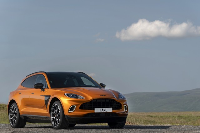 Aston Martin Dbx photo 72