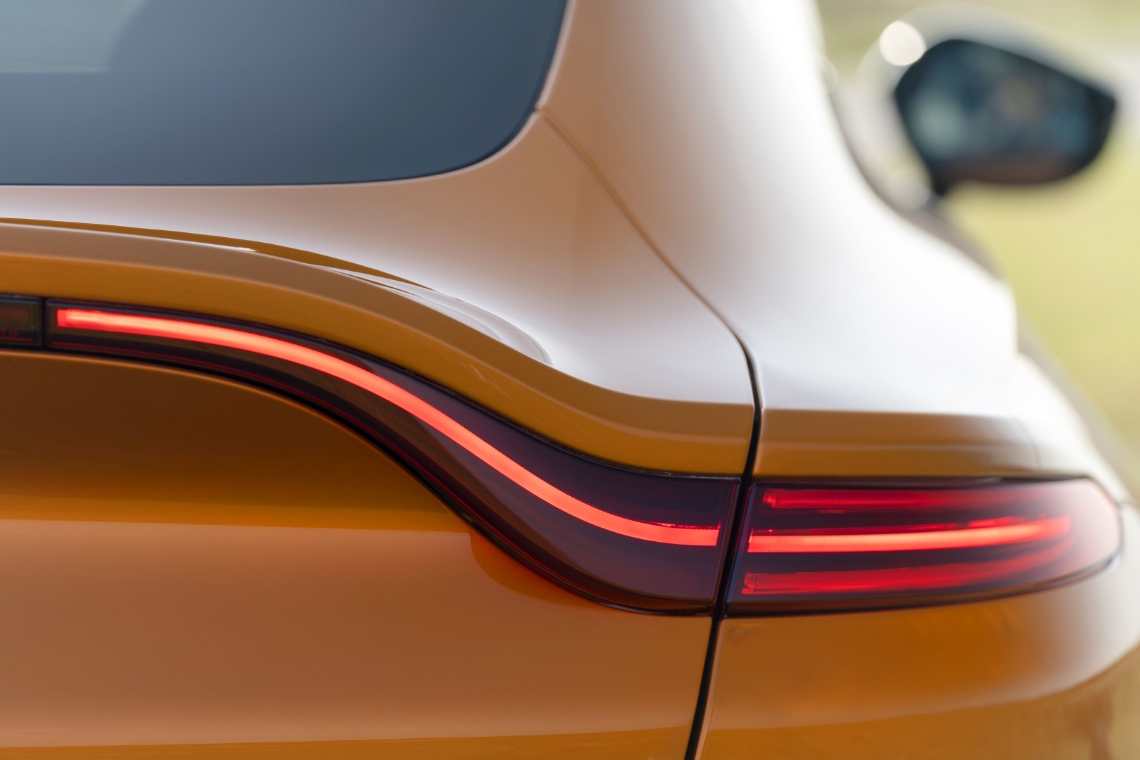 Aston Martin Dbx photo 78