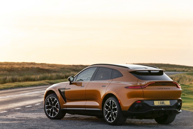Aston Martin Dbx photo 92