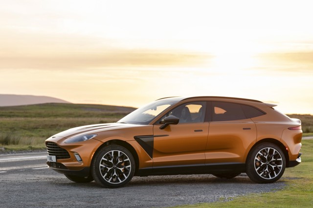 Aston Martin Dbx photo 97
