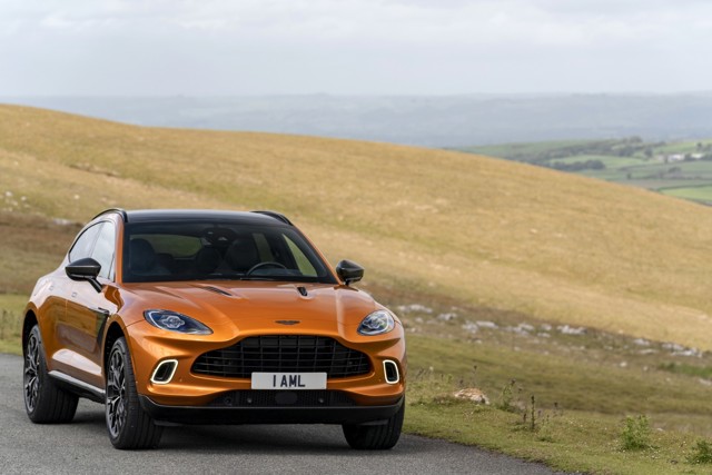 Aston Martin Dbx photo 105