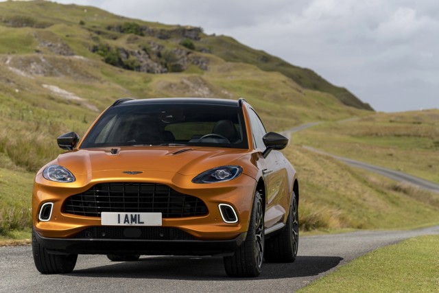 Aston Martin Dbx photo 111