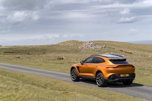 Aston Martin Dbx photo 118