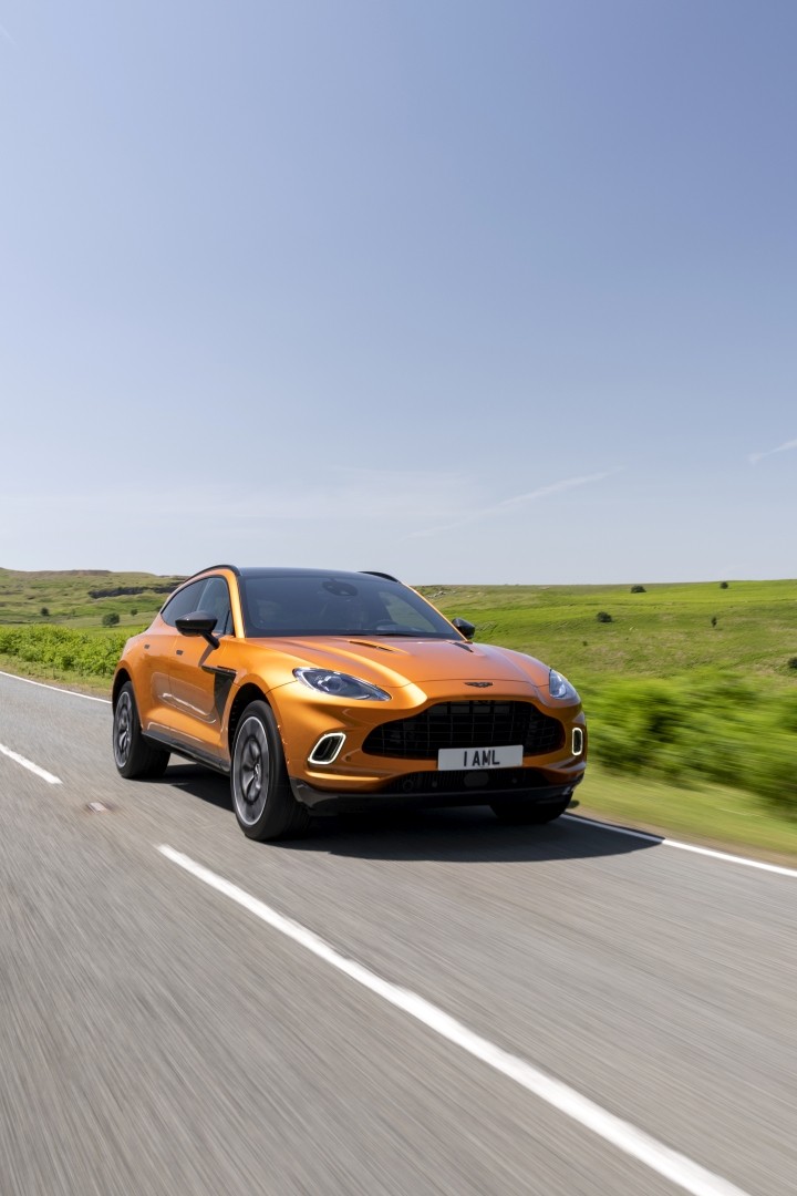 Aston Martin Dbx photo 136