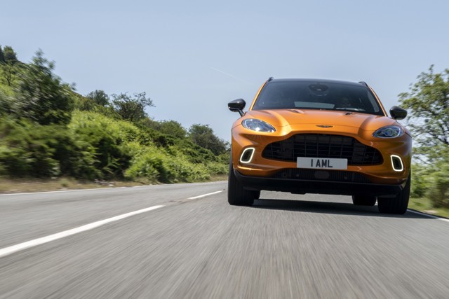Aston Martin Dbx photo 138