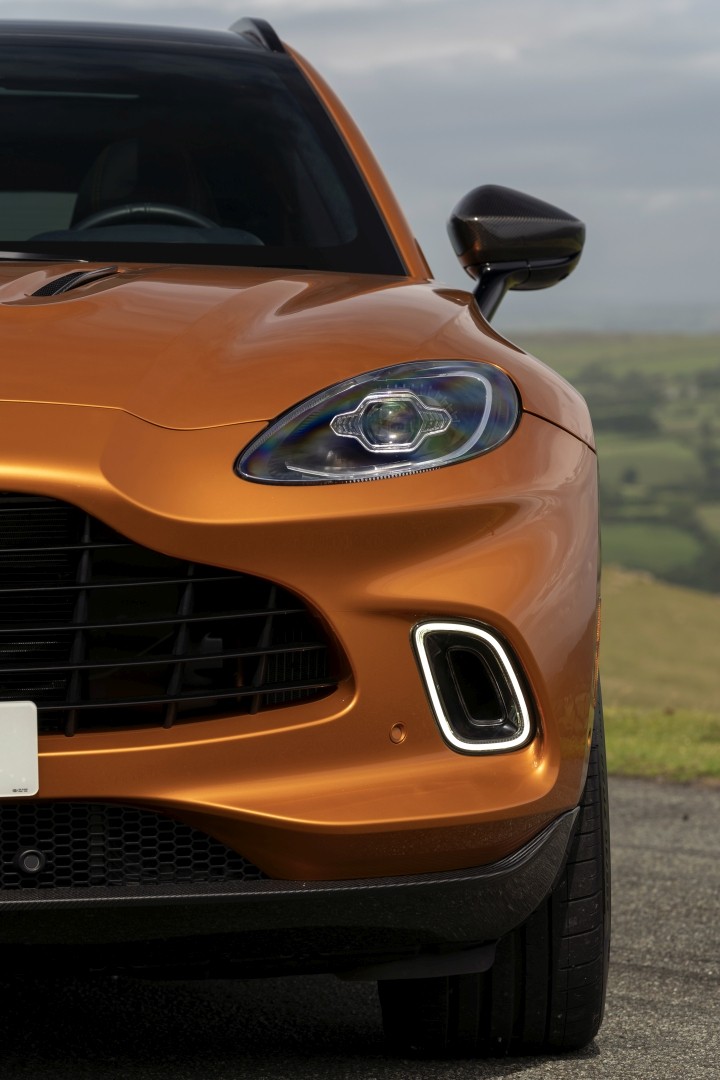 Aston Martin Dbx photo 147