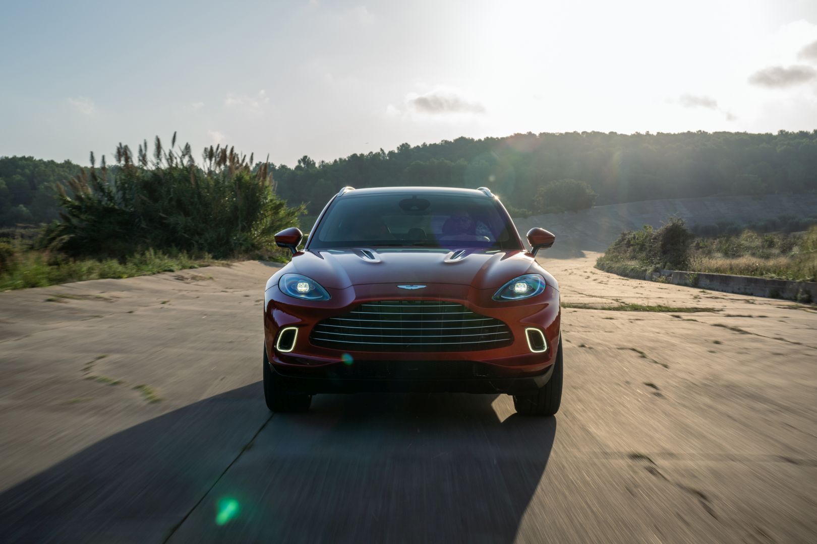 Aston Martin Dbx photo 25