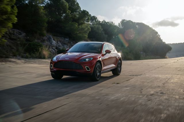 Aston Martin Dbx photo 26