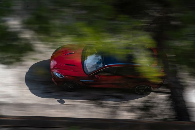 Aston Martin Dbx photo 27