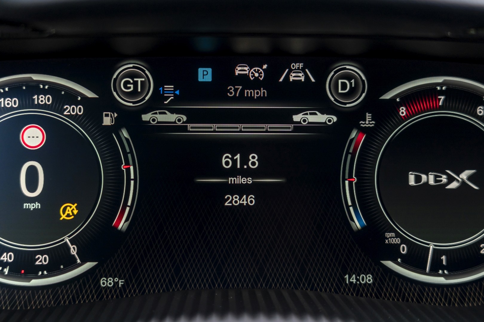 Aston Martin Dbx photo 192