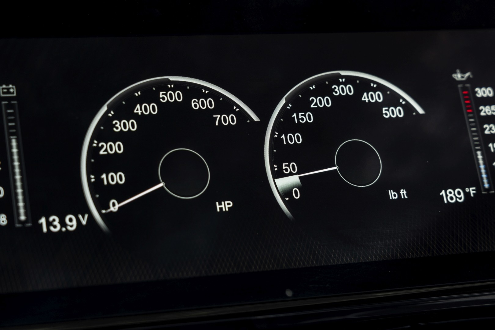 Aston Martin Dbx photo 200