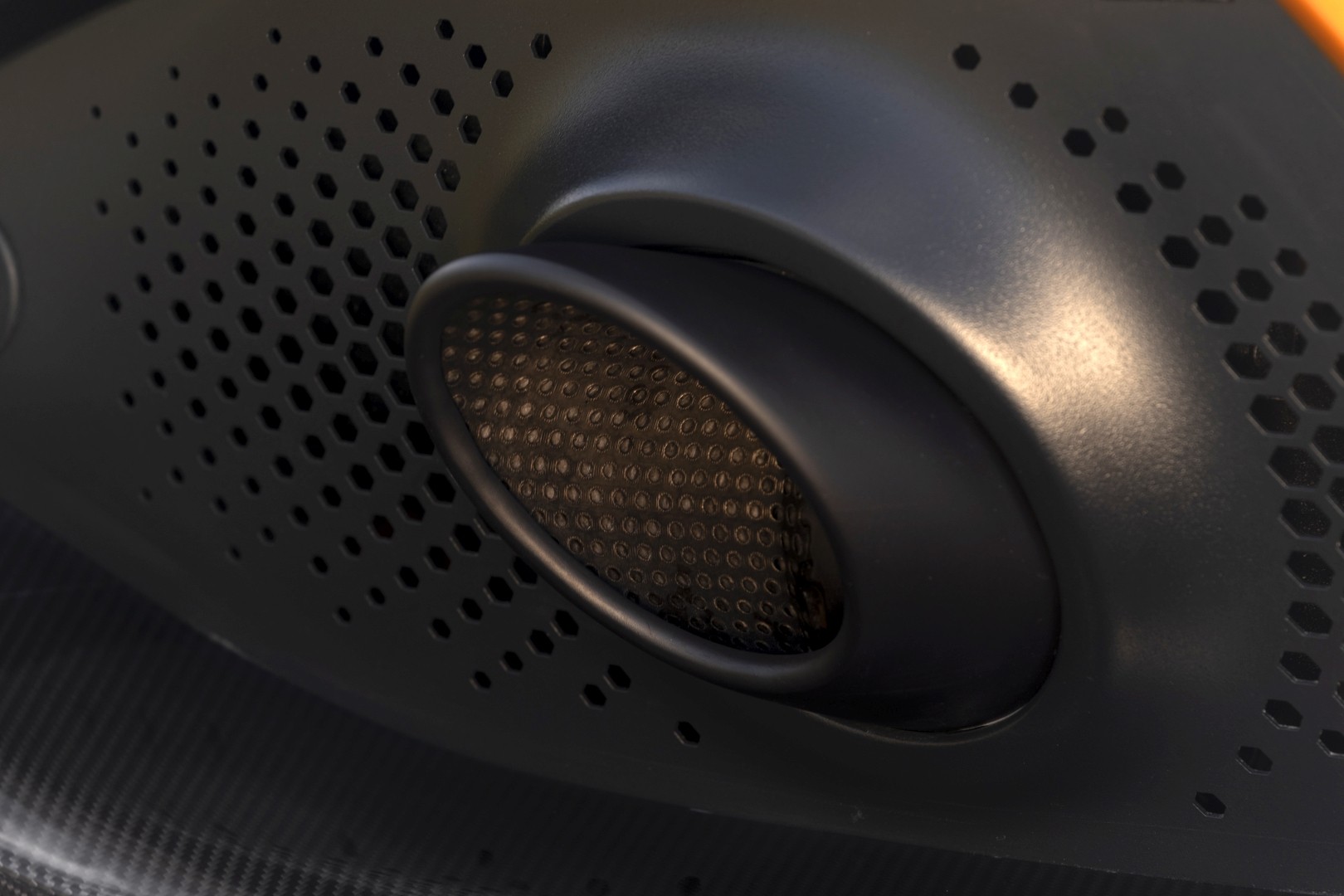 Aston Martin Dbx photo 202