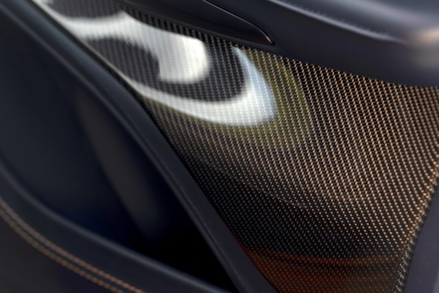 Aston Martin Dbx photo 203