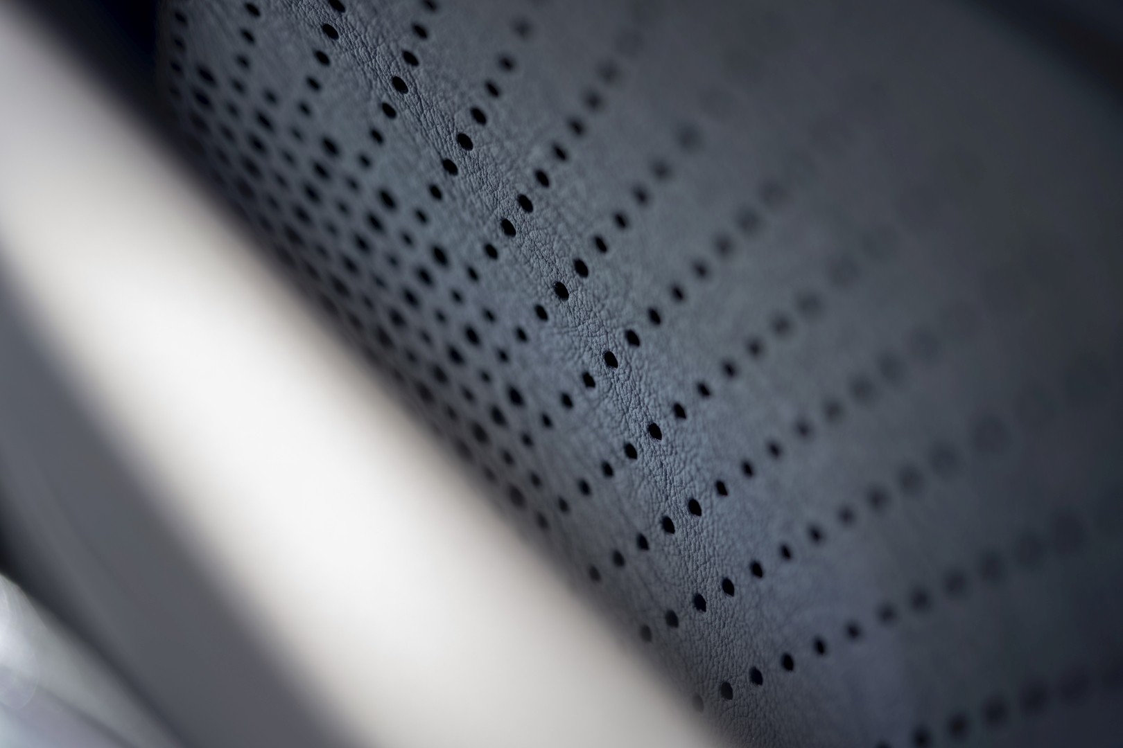 Aston Martin Dbx photo 204