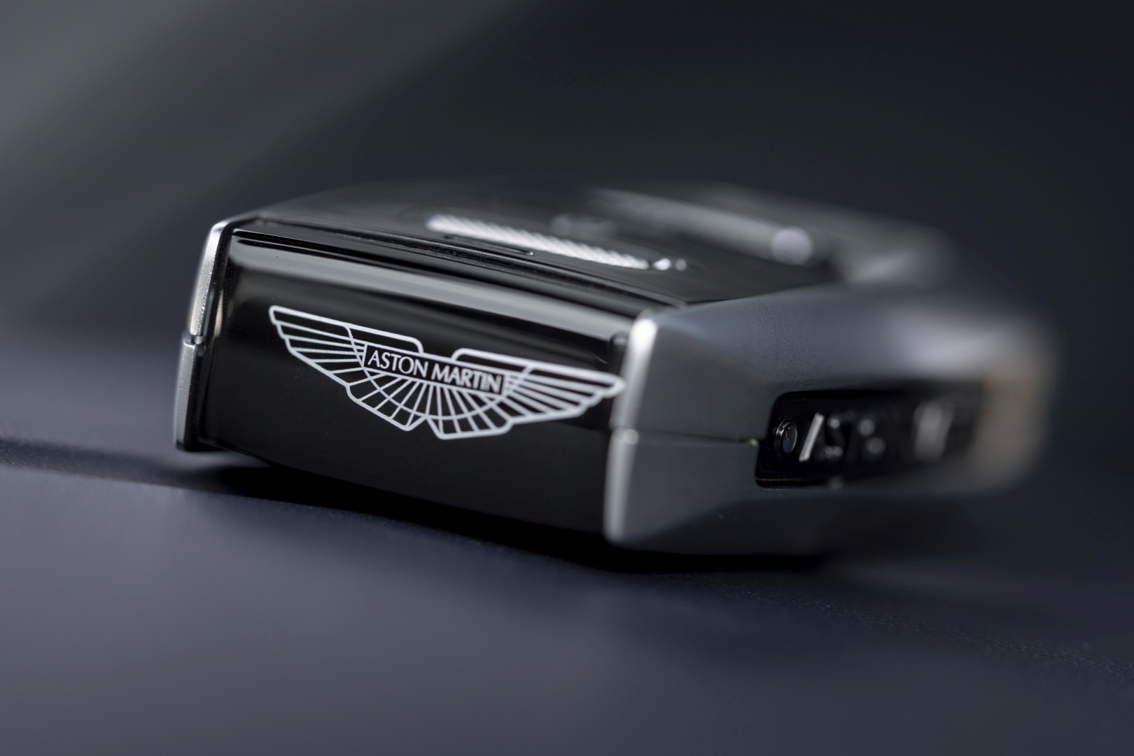 Aston Martin Dbx photo 208