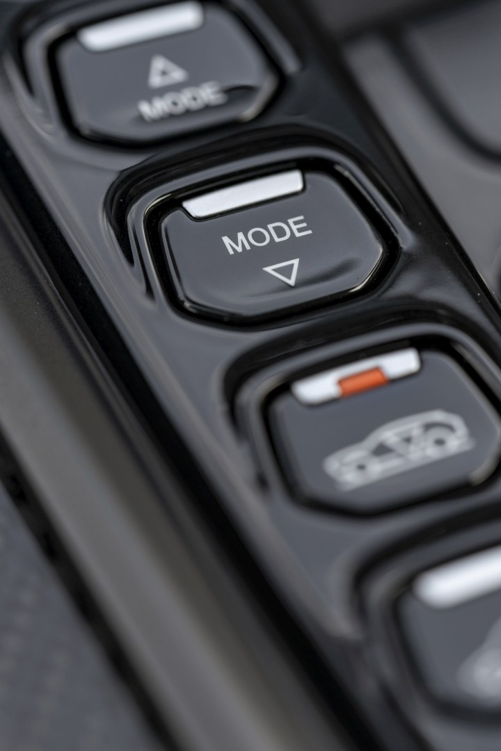 Aston Martin Dbx photo 218