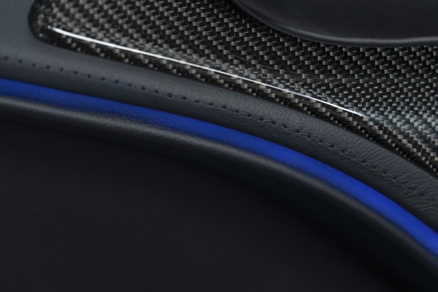 Aston Martin Dbx photo 221