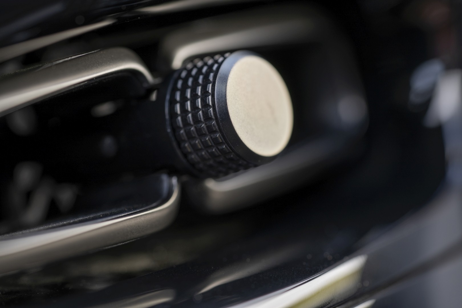 Aston Martin Dbx photo 224