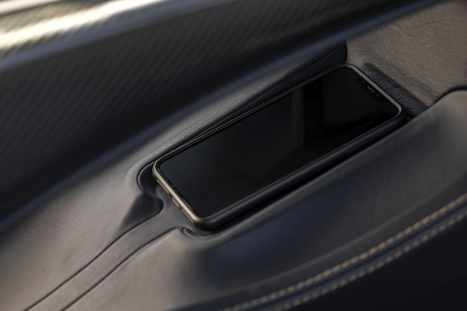 Aston Martin Dbx photo 228