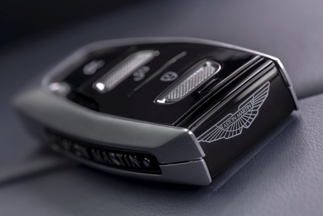 Aston Martin Dbx photo 236