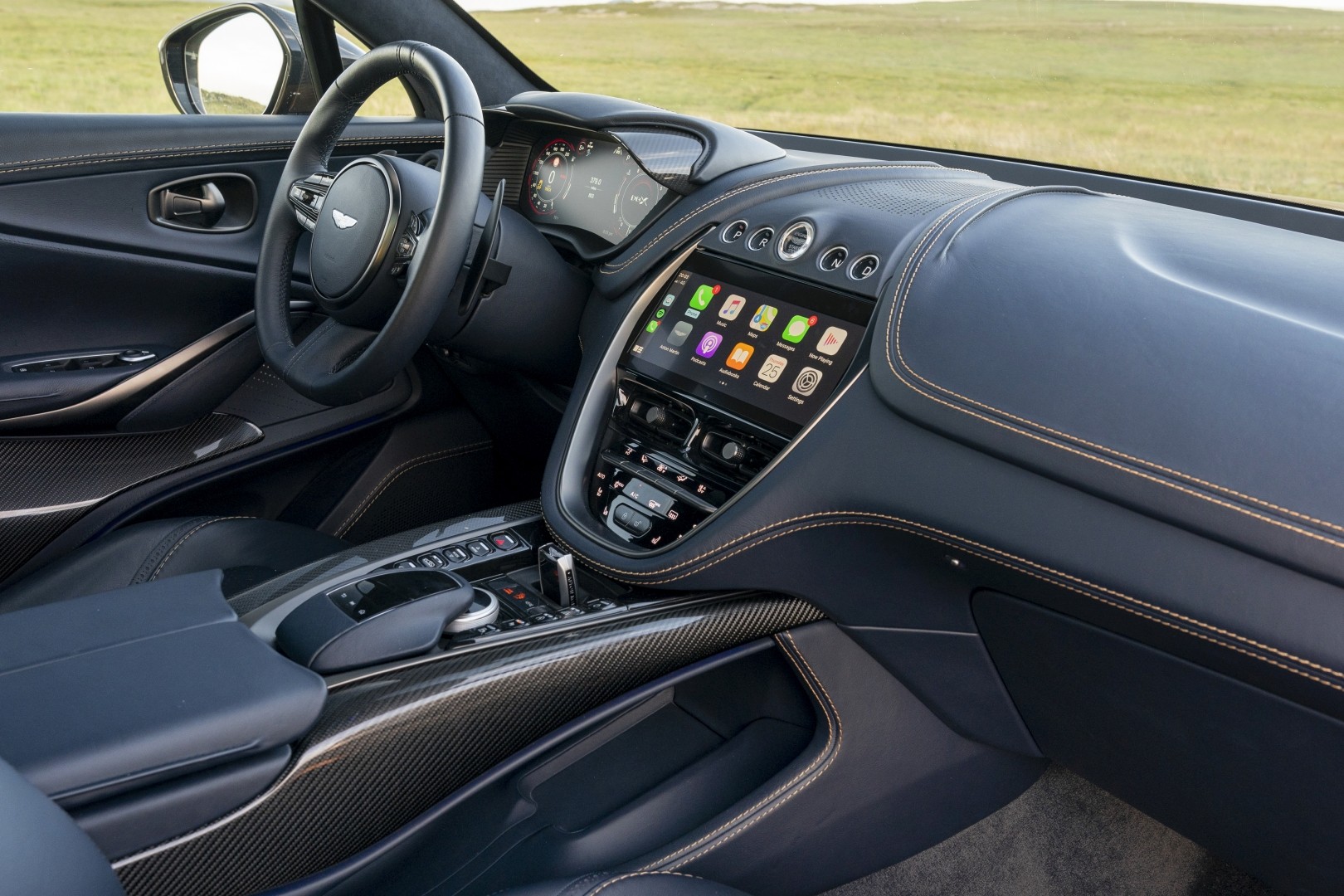 Aston Martin Dbx photo 249