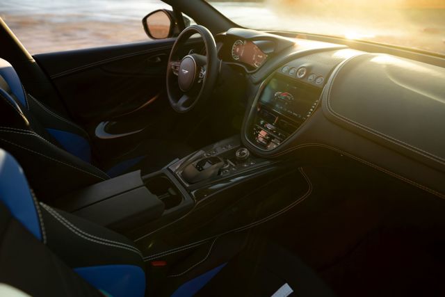 Aston Martin Dbx Foto 18