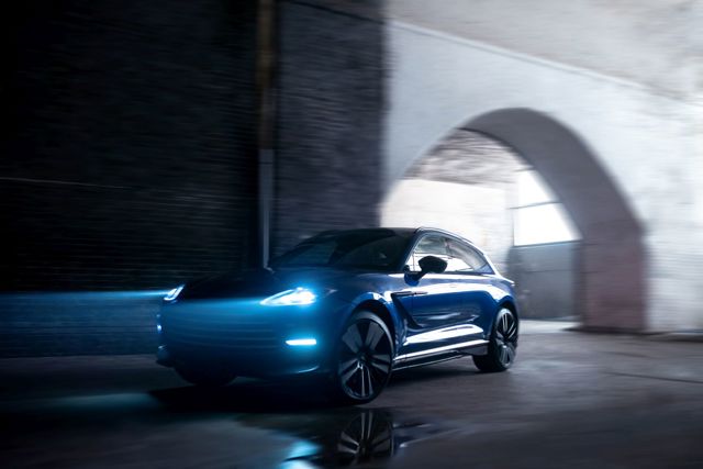 Aston Martin Dbx Foto 13