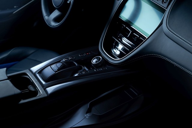 Aston Martin Dbx Foto 19
