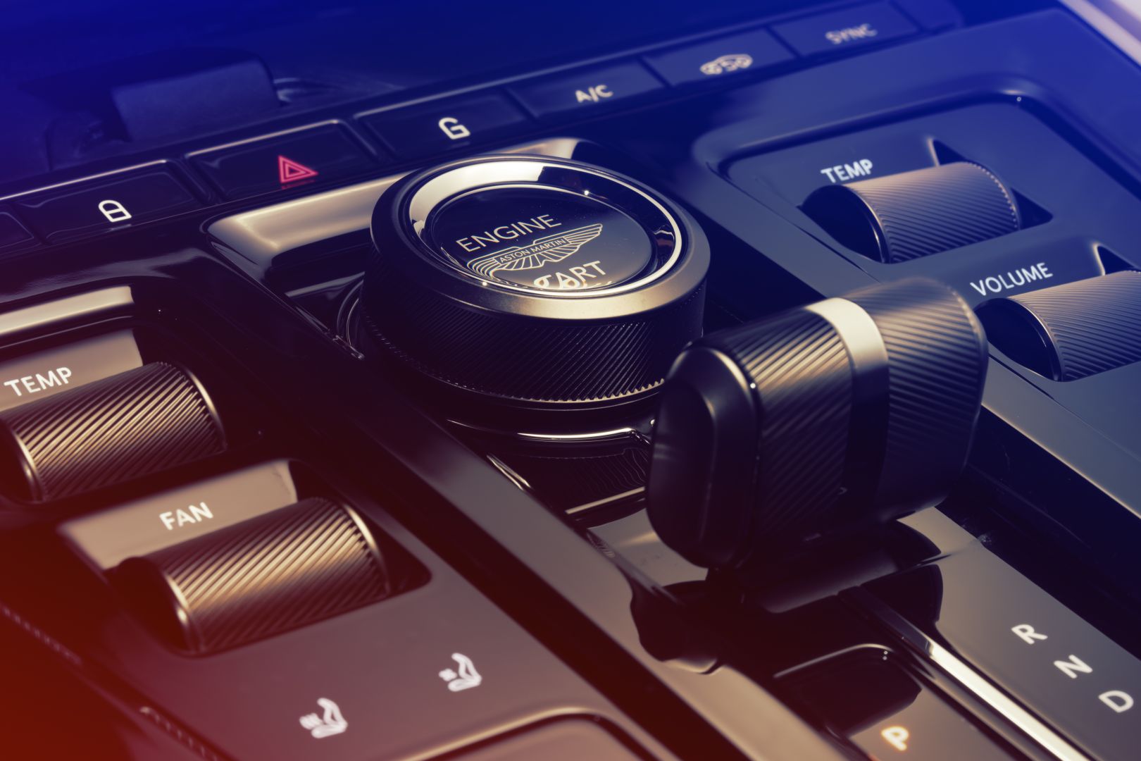 Aston Martin Dbx photo 15