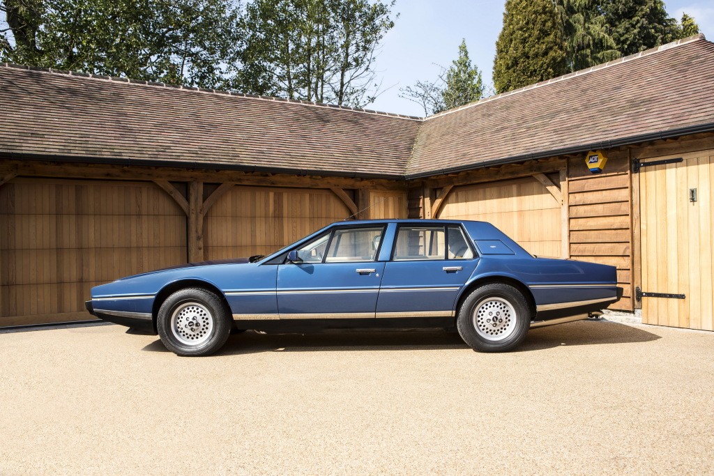 Aston Martin Lagonda photo 8