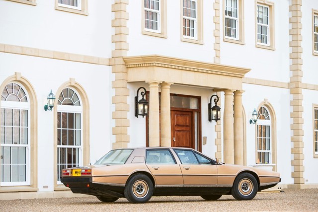 Aston Martin Lagonda photo 13