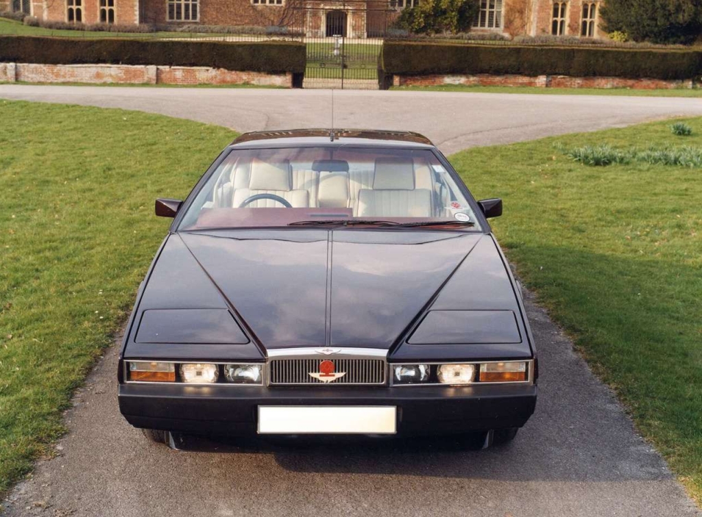 Aston Martin Lagonda photo 2