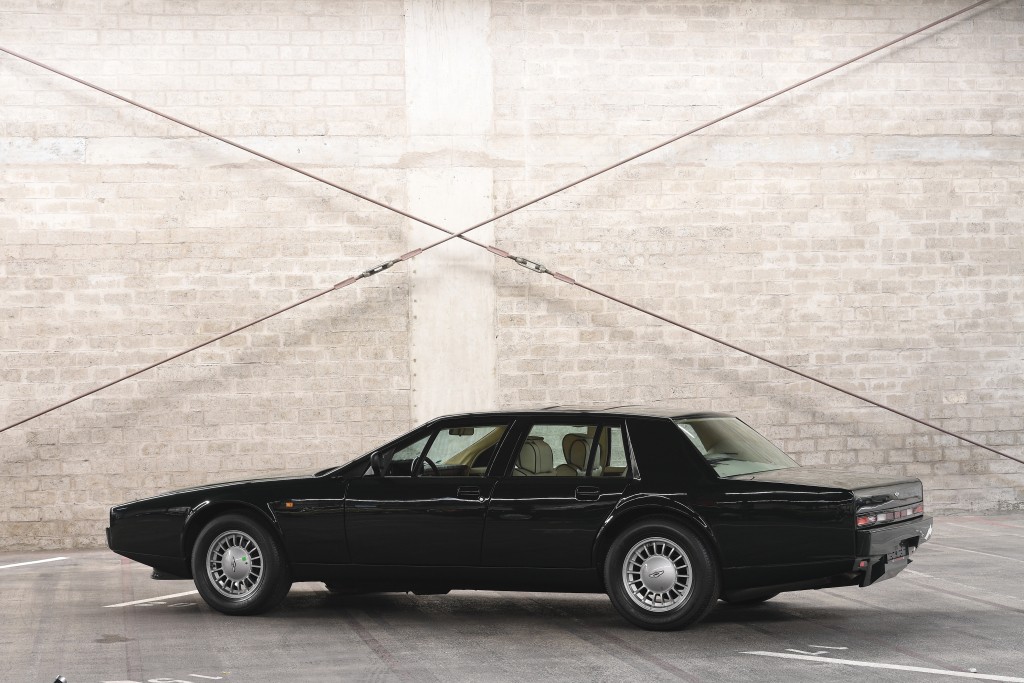 Aston Martin Lagonda photo 4