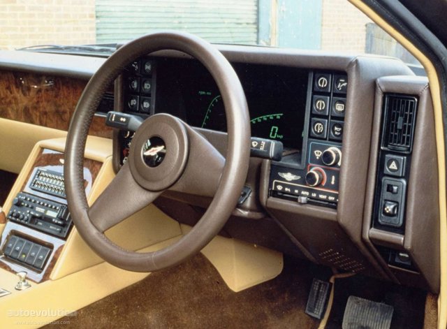 Aston Martin Lagonda photo 17