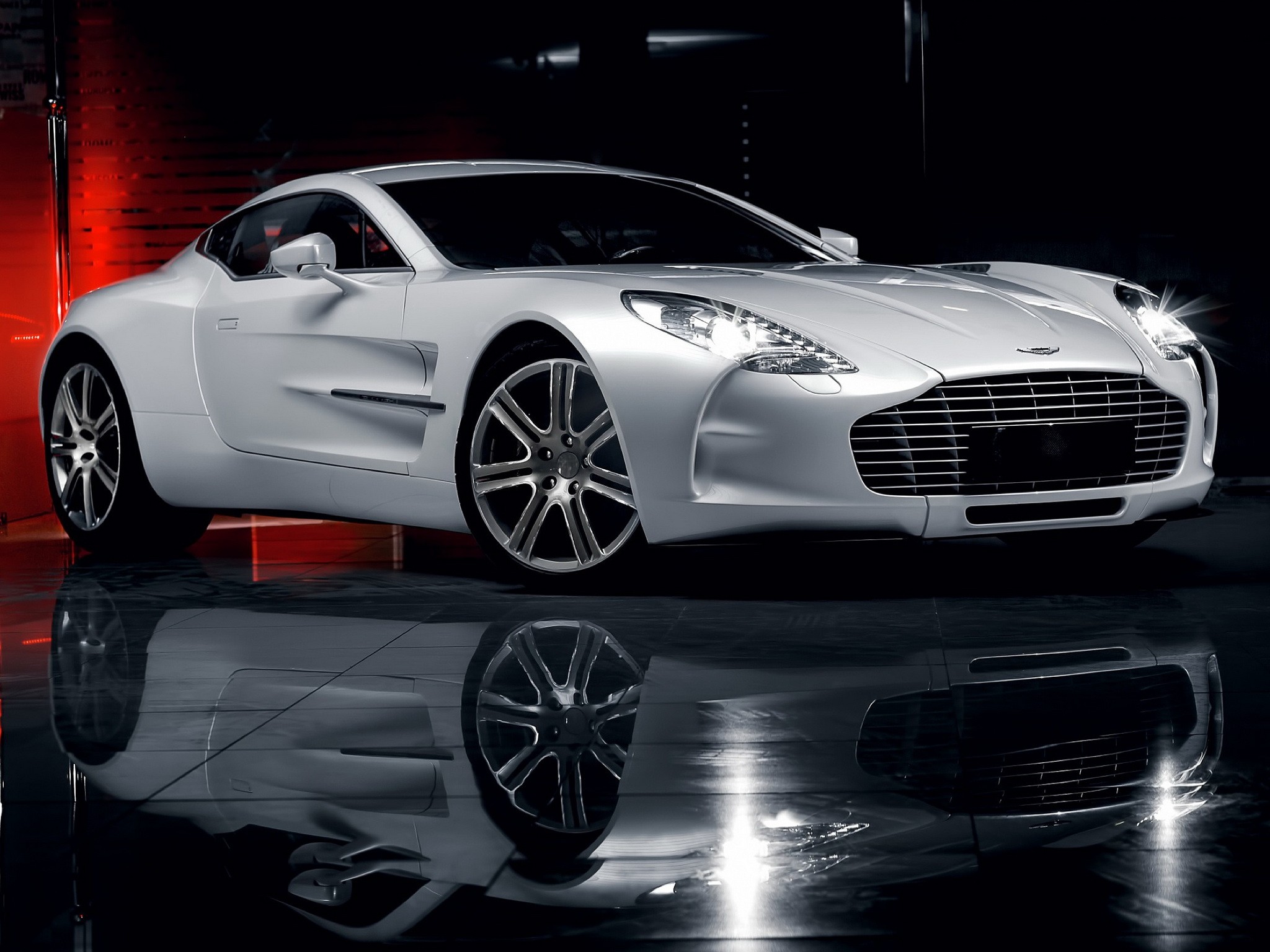 Aston Martin One-77 photo 23