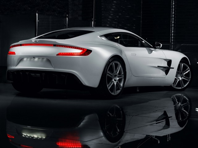 Aston Martin One-77 photo 24
