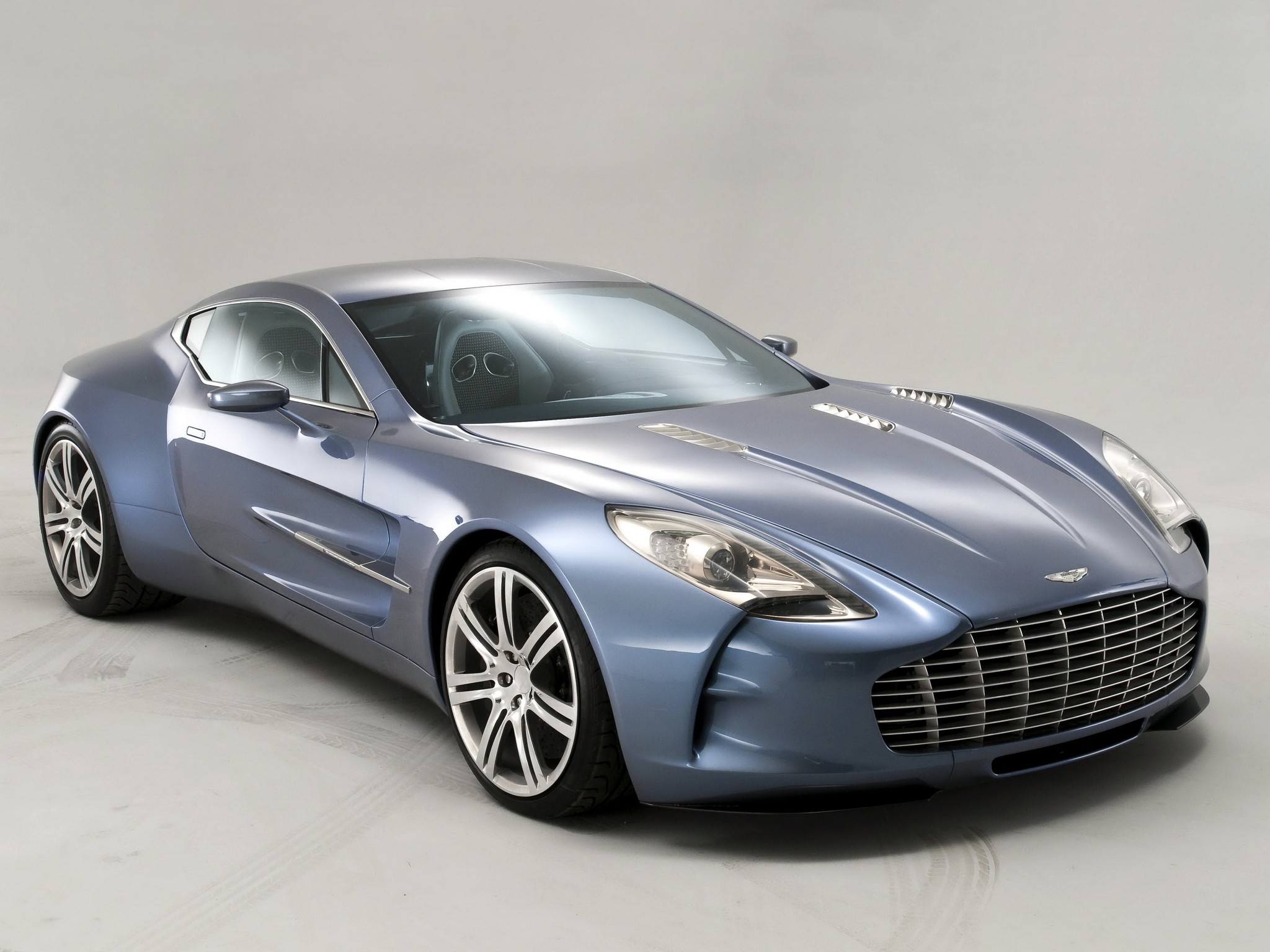 Aston Martin One-77 photo 25
