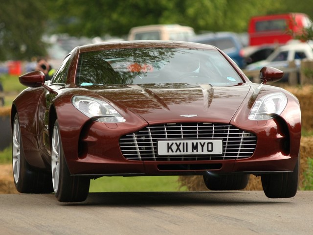 Aston Martin One-77 photo 26