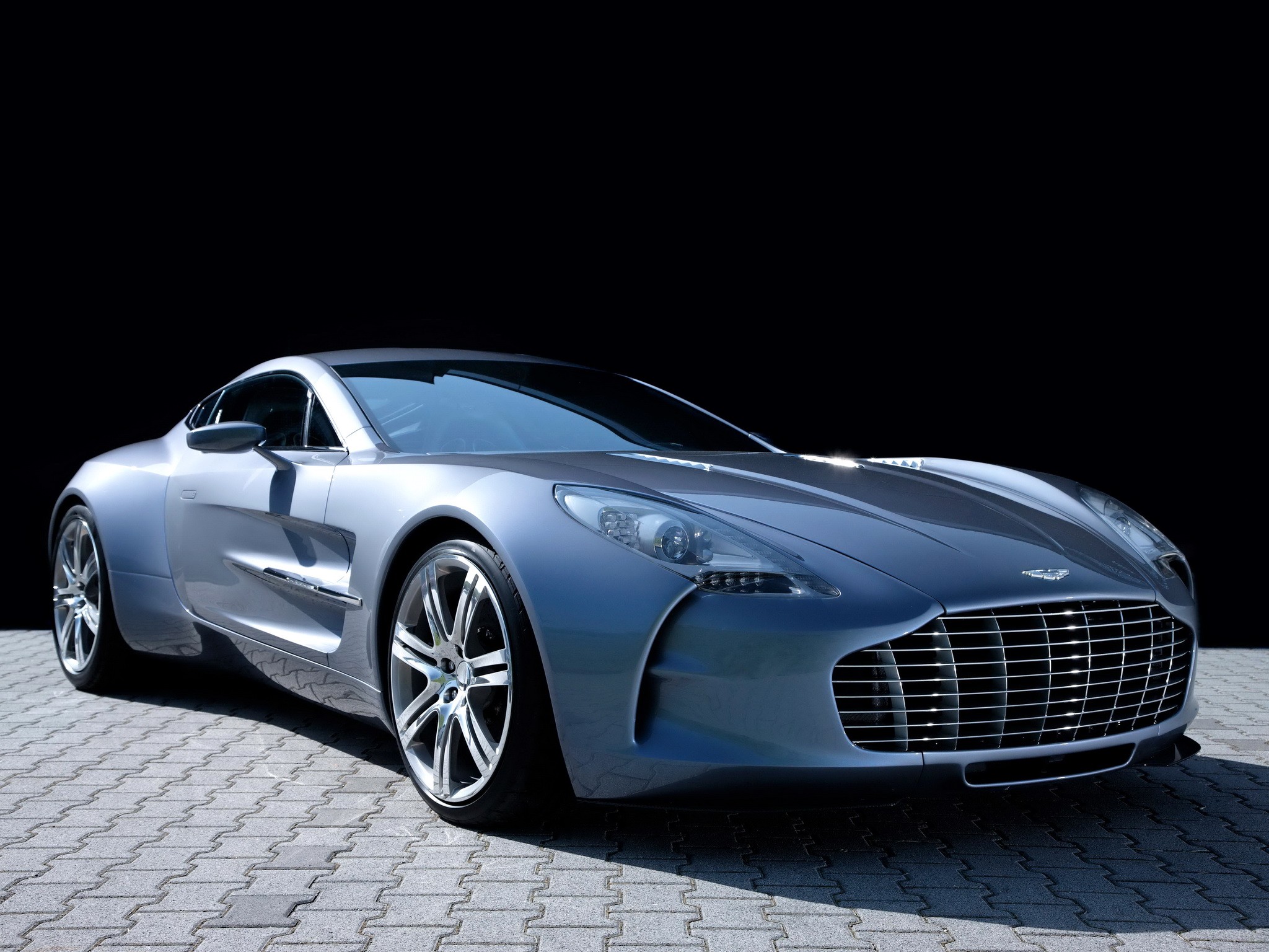Aston Martin One-77 photo 27