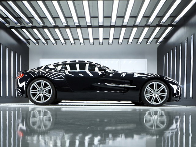 Aston Martin One-77 photo 30