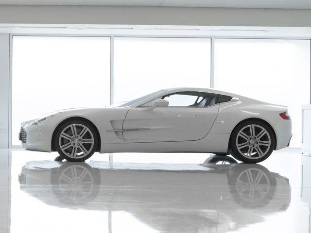 Aston Martin One-77 photo 38