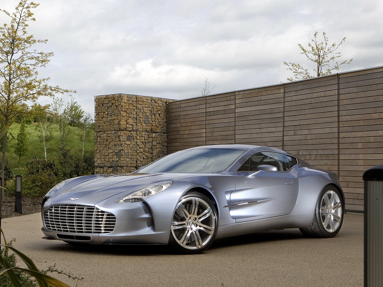 Aston Martin One-77 photo 40