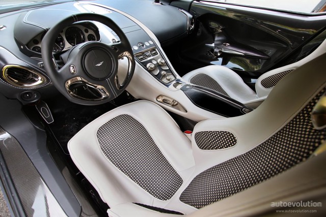Aston Martin One-77 photo 43